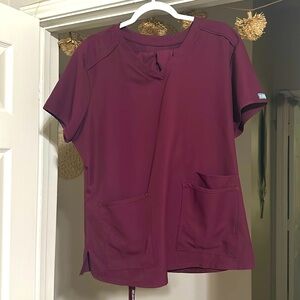 Super stretch and comfy nurse scrub set! XL
Maroon